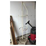 Metal Plant stand 4 feet tall