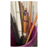 Barrel tub with lid, includes screen, dowels, yardstick and more