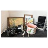 Antenna, wax warmer, lamp and small wall hangings