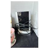 Antenna, wax warmer, lamp and small wall hangings