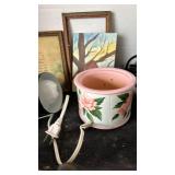 Antenna, wax warmer, lamp and small wall hangings