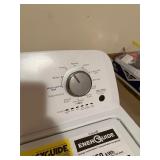 Whirlpool Top Load Washer and Dryer Set 45 x 29 x 26 in