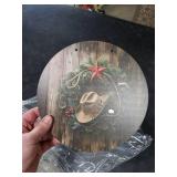 Christmas Welcome Sign for Front Door Decor Western Xmas Pine Needle Wreath Cowboy Hat Wood Grain Round Wooden Door Wreath Hanging Decoration for Outdoor Outside Porch Indoor Wall, 10 Inch