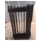 1500-Watt Black Indoor Electric Oil-Filled Radiator Convection Radiant Space Heater with Remote Control for Living Space - Retail: $100