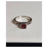 Silpada .925 Sterling Silver Garnet Ring with Ornate Band 3g