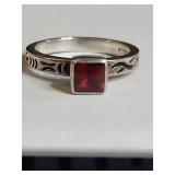 Silpada .925 Sterling Silver Garnet Ring with Ornate Band 3g