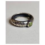 Silpada .925 Sterling Silver Hammered Ring with Peridot 5.9g