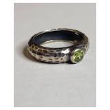 Silpada .925 Sterling Silver Hammered Ring with Peridot 5.9g