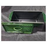 Navaris Bread Loaf Pan with Lid - Cast Iron Bread Baking Dish for Bulge Top or Flat Top Breads Meat Veg Meatloaf - Baking Tin 13-3/8\" x 5-1/8\" x 5-1/8\" - Green - Retail: $57