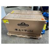 NAPOLEONRogue PRO-S 625 5-Burner Propane Gas Grill in Stainless Steel with Infrared Side and Rear Burners - Retail: $1,779