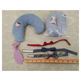 Baby lot with neck pillows and ties Baby lot with neck pillows and ties