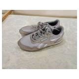 Reebok Classic Grey Running Shoes size 7 Reebok Classic Grey Running Shoes size 7
