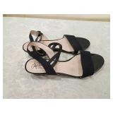 Life Stride Black Strappy Sandals size 10m Life Stride Black Strappy Sandals size 10m