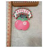 Country Apple Kitchen Clock and Basket Set Country Apple Kitchen Clock and Basket Set