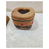 Country Apple Kitchen Clock and Basket Set Country Apple Kitchen Clock and Basket Set