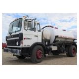 Mack 1500 Gallon Pumper truck