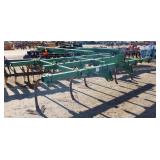 Allis Chalmers 1600M 12.5 Chisel Plow