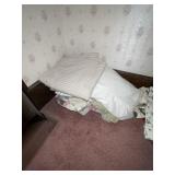 2 stacks of bedding - full size