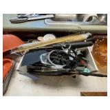 2 flats kitchen utensils