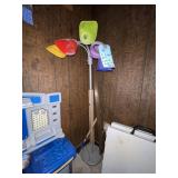 5 light pole lamp & quilt rack