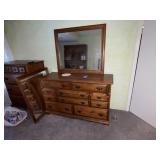 Maple dresser w/mirror