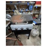 Gas grill & extra tank