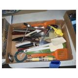 2 flat kitchen items