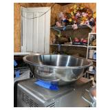 2 large mixing bowls