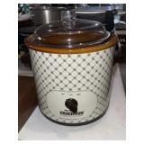 Crockpot, electric knife