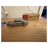 Mercedes Benz 300 w/box, metal man