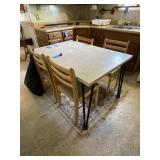 Kitchen table w/4 chairs
