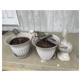 2 flower pots & concrete goose