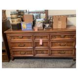 Dresser, 9 drawers w/mirror