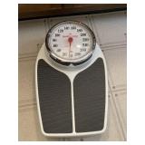 Large Health-O-Matic bathroom scales