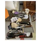 2 flats kitchen utensils