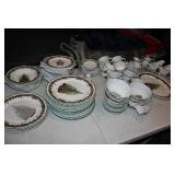 Large Lot Traditions Holiday Celebration Plates
