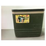 Igloo Cool 24 Quart Fishing Cooler Used