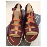 Ecco Size 7-7.5 Sandals