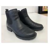 Womens Bjorn Leather Chelsea Boots Size 8M