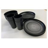 Used 16 PC Set Plastic Dishware