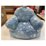 Lounge & Co Glow in The Dark Round Back Kids Chair