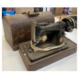 VTG Singer Sewing Machine *AS IS