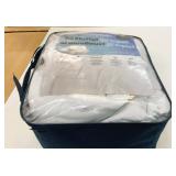 New SertaPedic King Duvet *Damaged Package