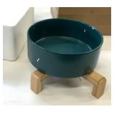 New Green Ceramic 8' w/Bamboo Stand