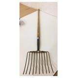 Garant Vintage 10 Prong Hay Pitchfork