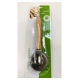New Pastry Crimper Wheel Tool