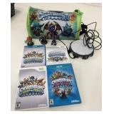 Skylanders Games, Case, Figures & Base