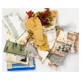 Tablecloths & Linens Lot