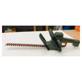 Black & Decker 16" Hedge Trimmer