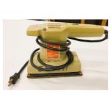 Working Black & Decker Finishing Sander